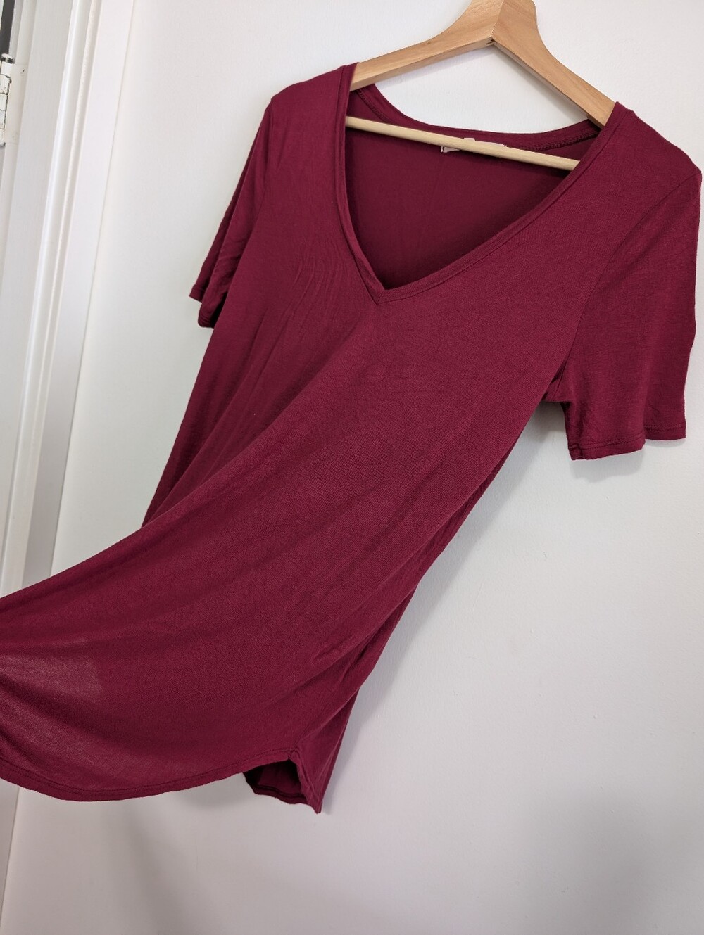 Truly Madly Deeply Medium T-shirt Plum Pink Urban Outfitters Long V-neck Tee
